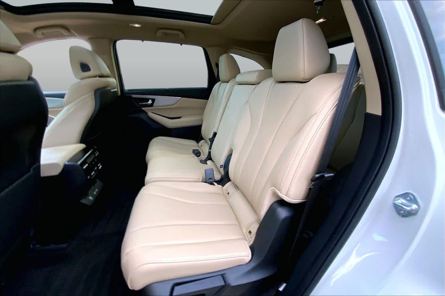 Used 2024 Platinum White Pearl Acura w/Technology Package image 20