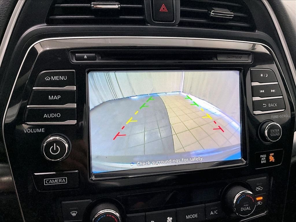 Used 2016 Gun Metallic Nissan SR image 19