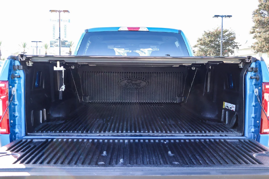 Used 2020 Blue Ford XL image 33