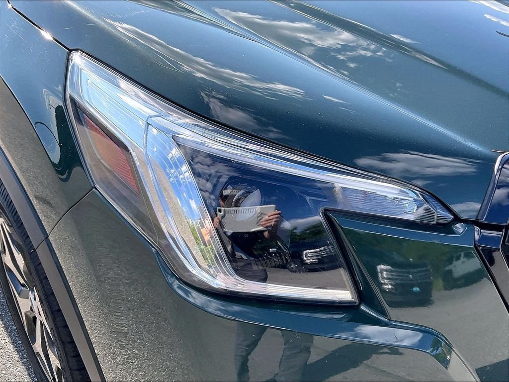 Used 2023 Cascade Green Silica Subaru Premium image 30
