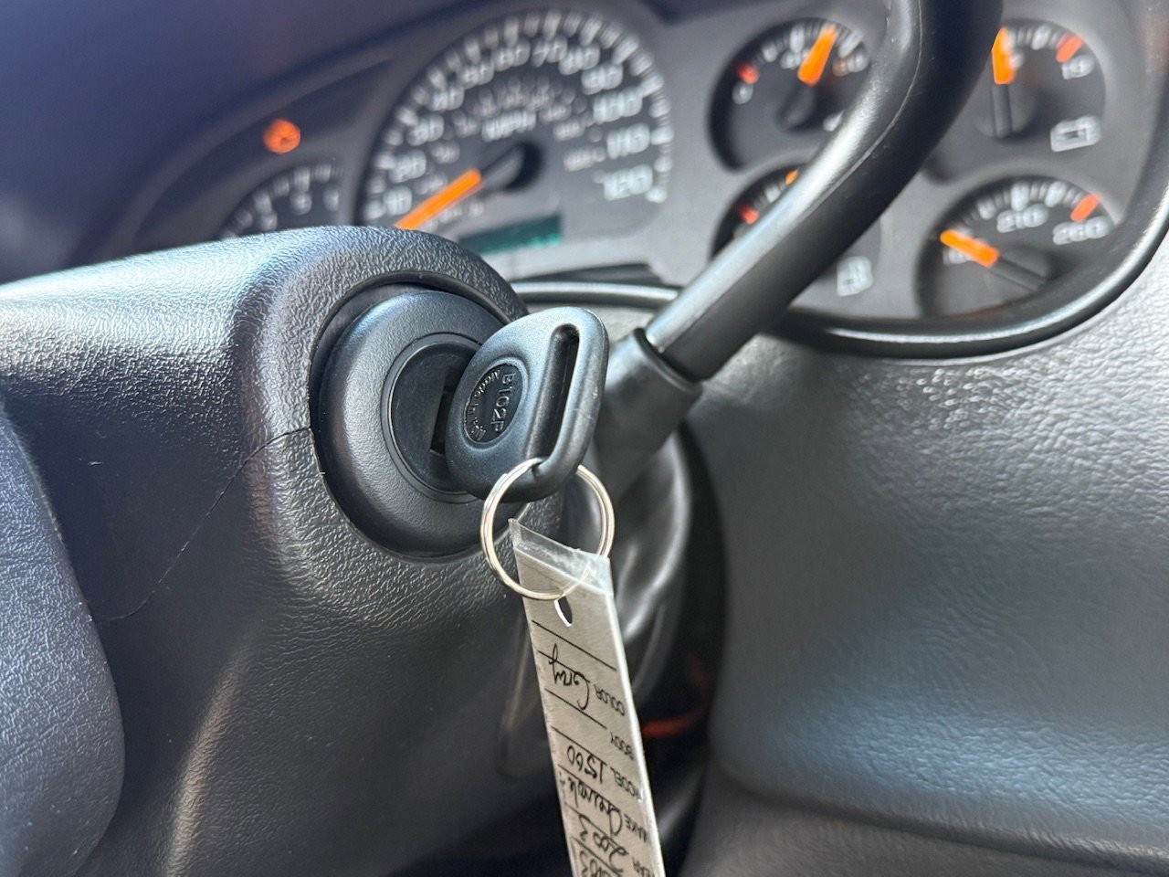 2003 Chevrolet Silverado 2500HD LS - Photo 24