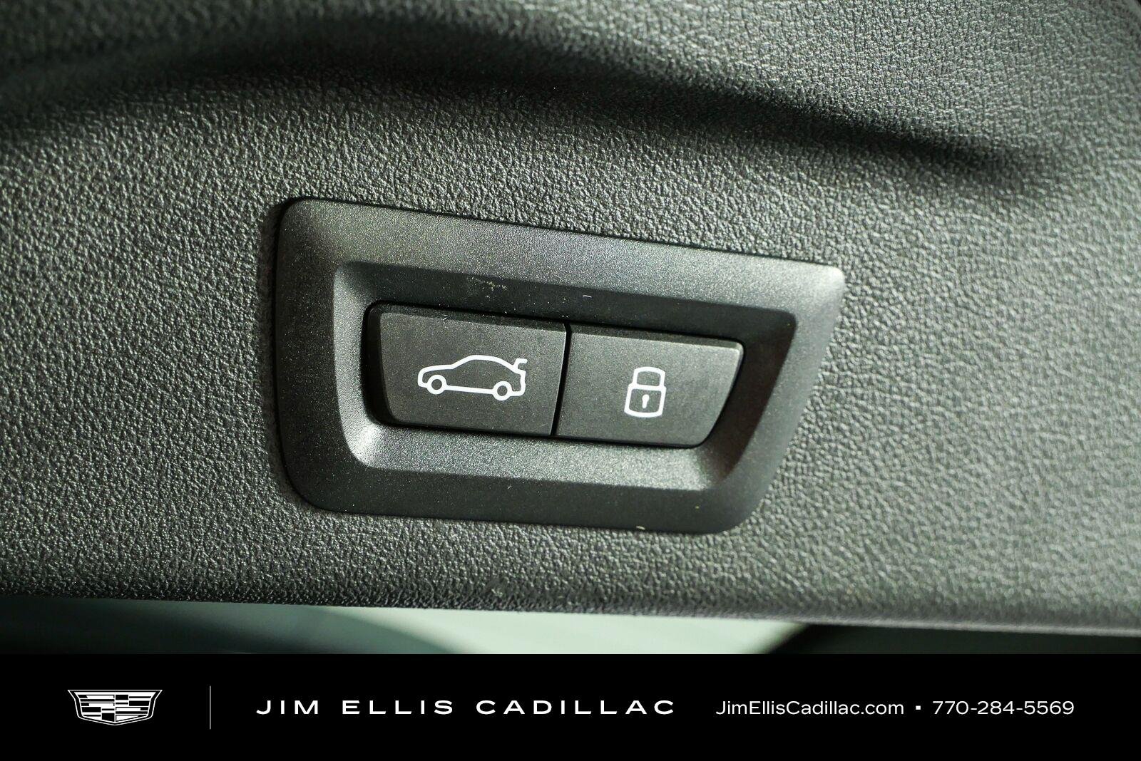 Used 2024 Gray BMW xDrive40i image 36