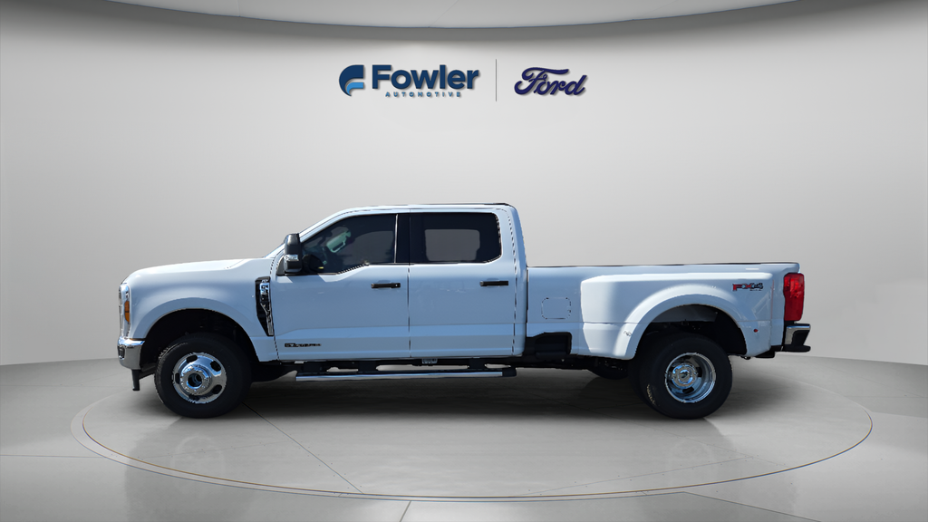 New 2026 Oxford White Ford F-350® XLT image 4