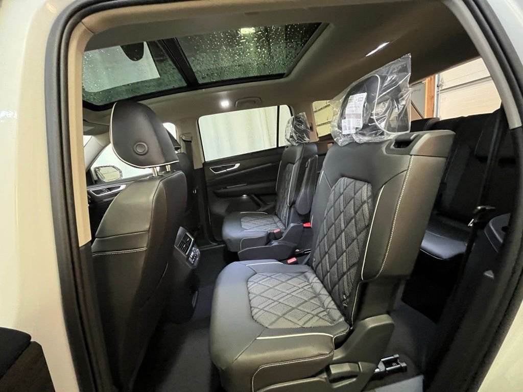 New 2026 White/off-white Volkswagen 2.0T SEL Premium R-Line image 20