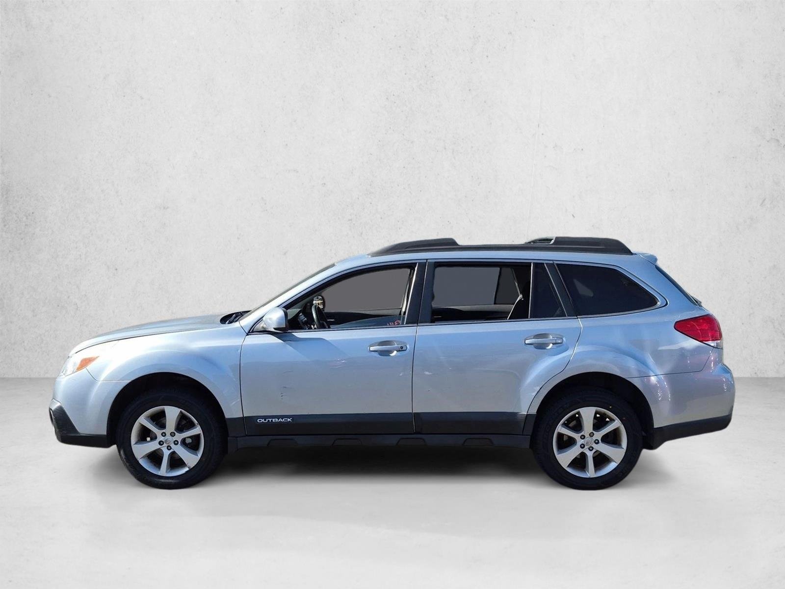Used 2014 Ice Silver Metallic Subaru 2.5i Premium image 8