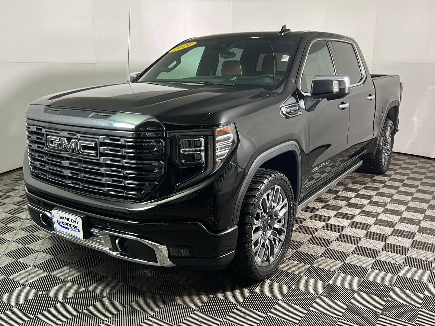 Used 2024 Onyx Black GMC Denali Ultimate image 12
