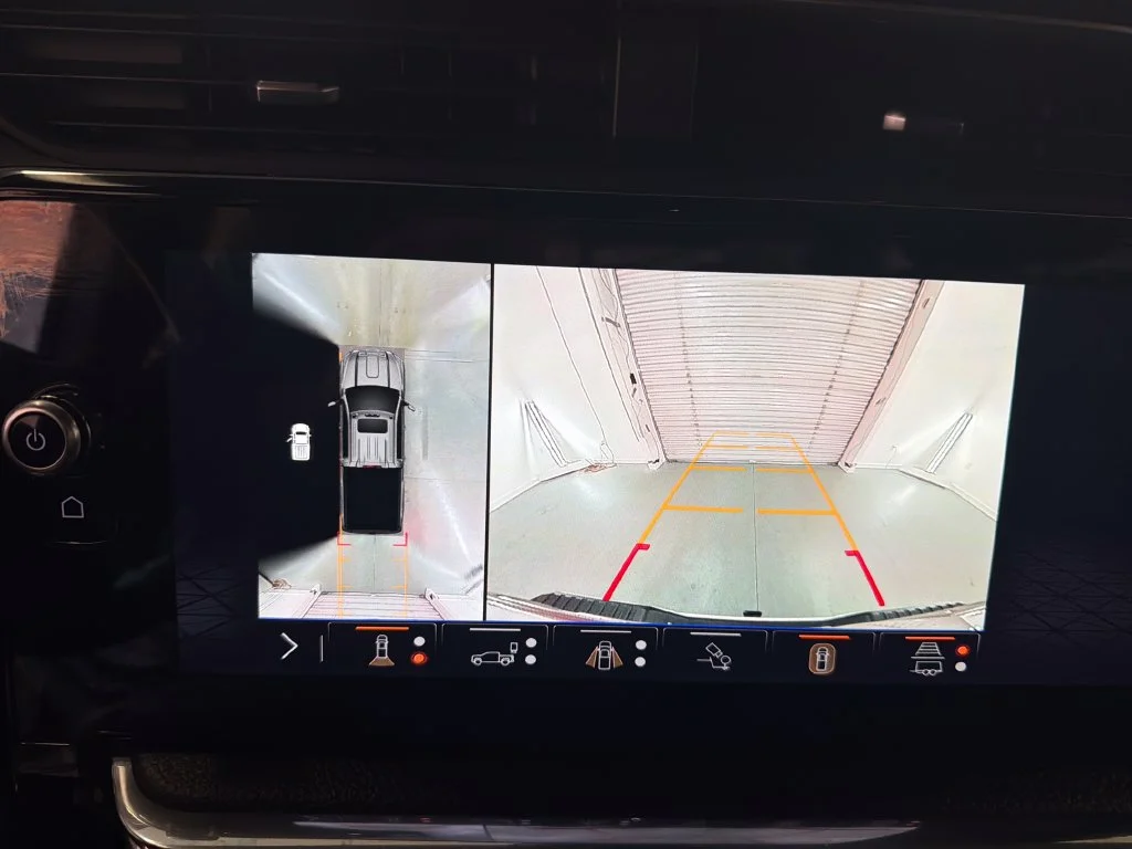 Used 2024 White GMC Denali image 21