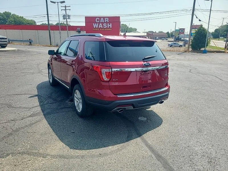Used 2018 Red Ford XLT image 4