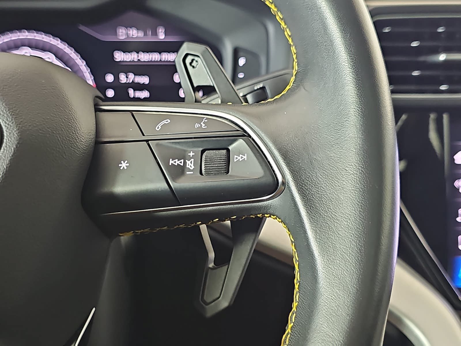 Used 2020  Lamborghini Base image 16