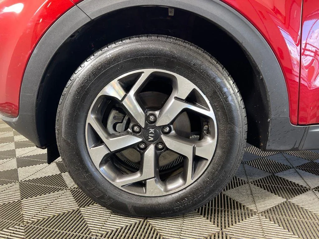 Used 2020 Red Kia LX image 27