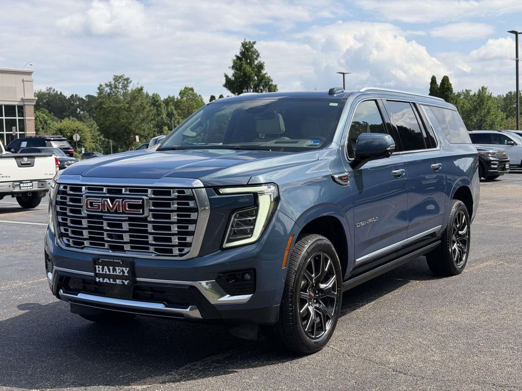 Used 2025 Blue GMC Denali image 23