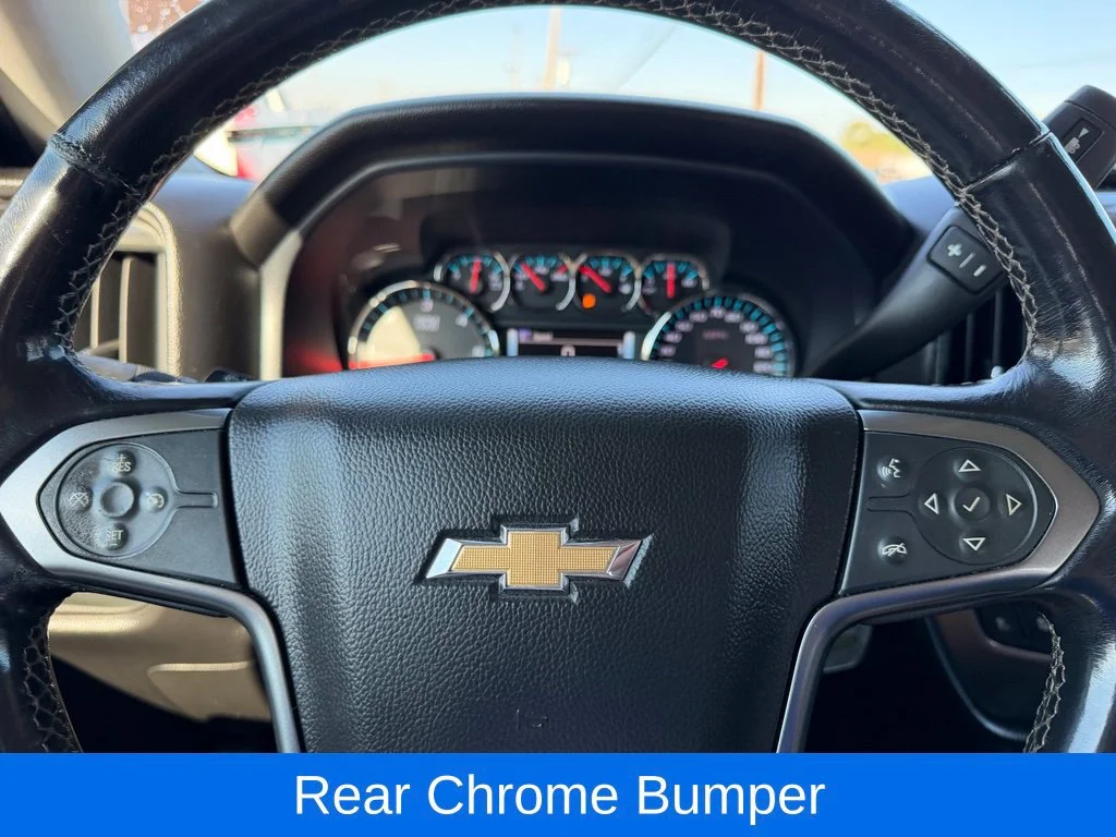 Used 2018 SUMMIT WHITE Chevrolet LT image 33