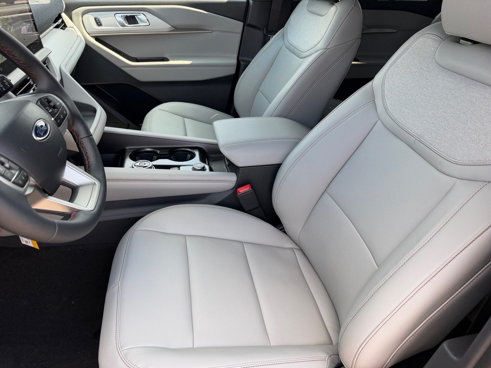 New 2027 Vapor Blue Metallic Ford Active image 10