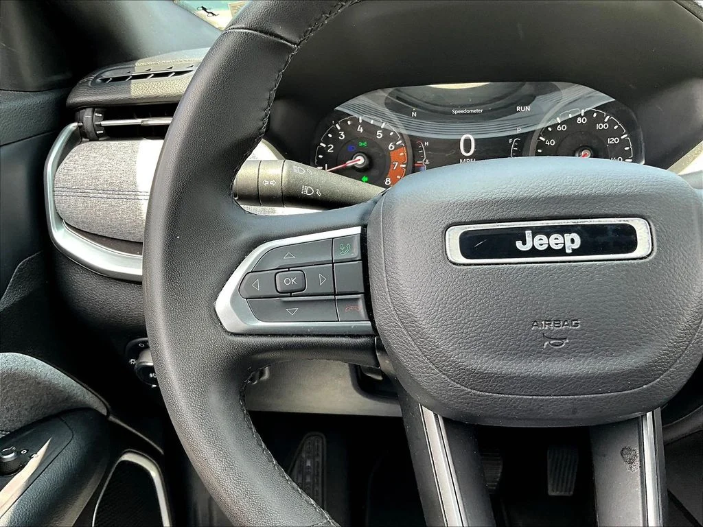 Used 2024 Diamond Black Jeep Latitude image 11