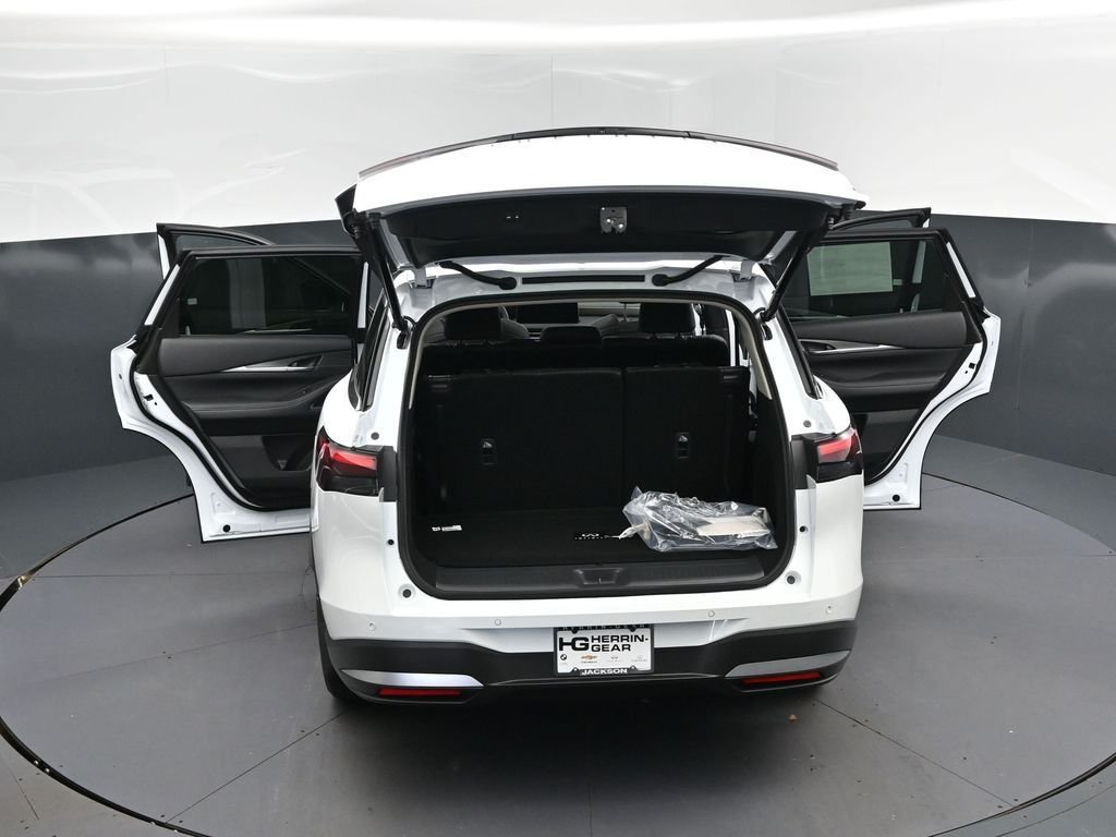 New 2027 RADIANT WHITE INFINITI Luxe FWD image 49
