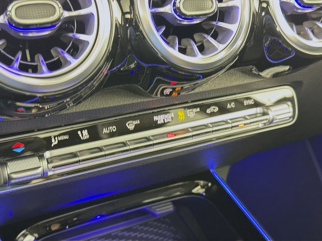 Used 2025 Black Mercedes-Benz GLB 250 image 17