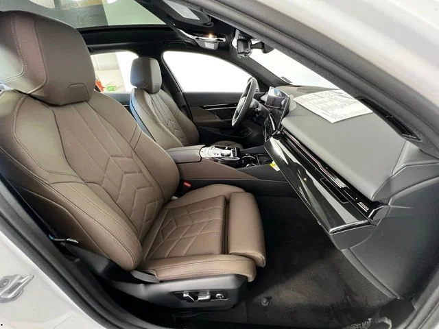 New 2026 Alpine White BMW 530i image 46