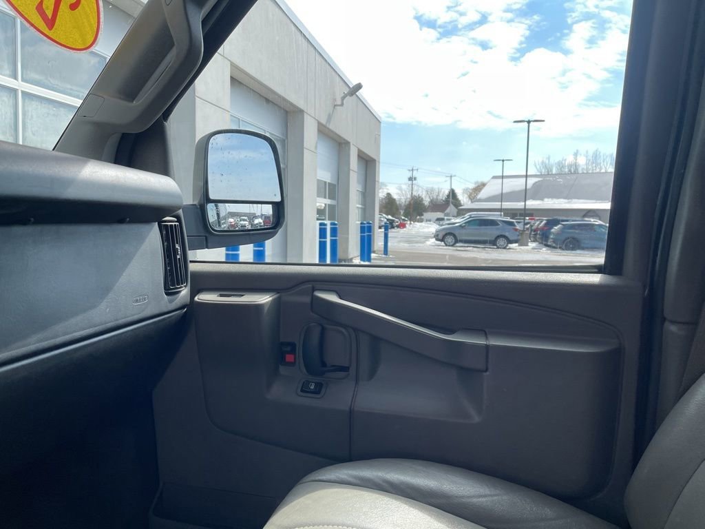 Used 2016 Cyber Gray Metallic Chevrolet 1WT image 17