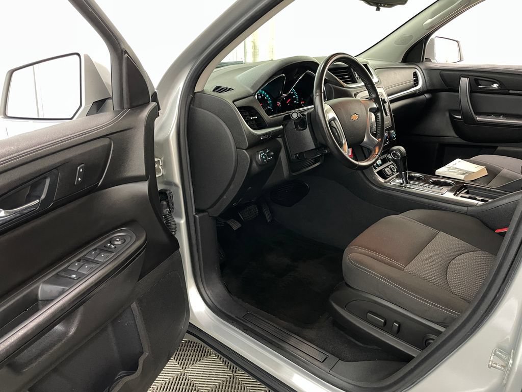 Certified Used 2015 SILVER ICE METALLIC Chevrolet LT image 22