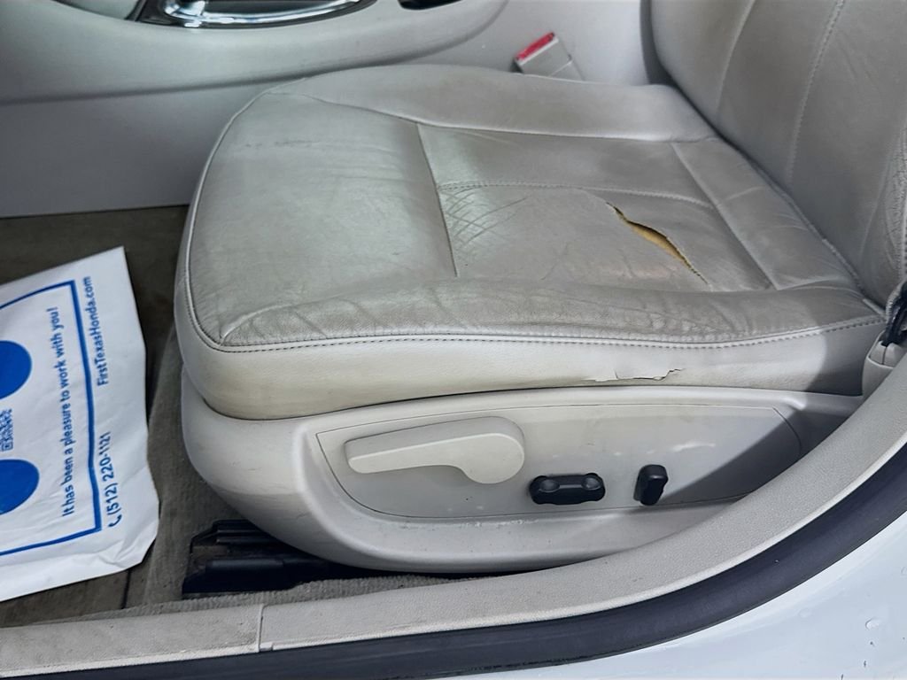 Used 2012 Summit White Chevrolet LTZ image 21