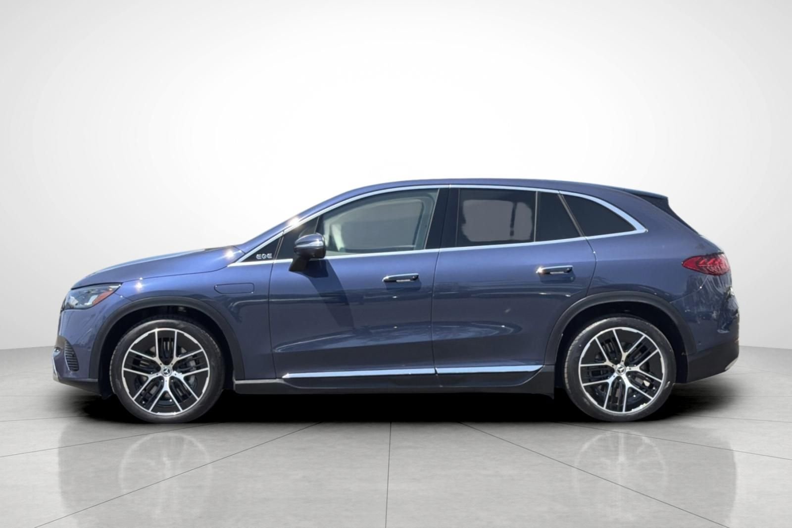 Certified Used 2023 Blue Mercedes-Benz 350+ SUV image 25