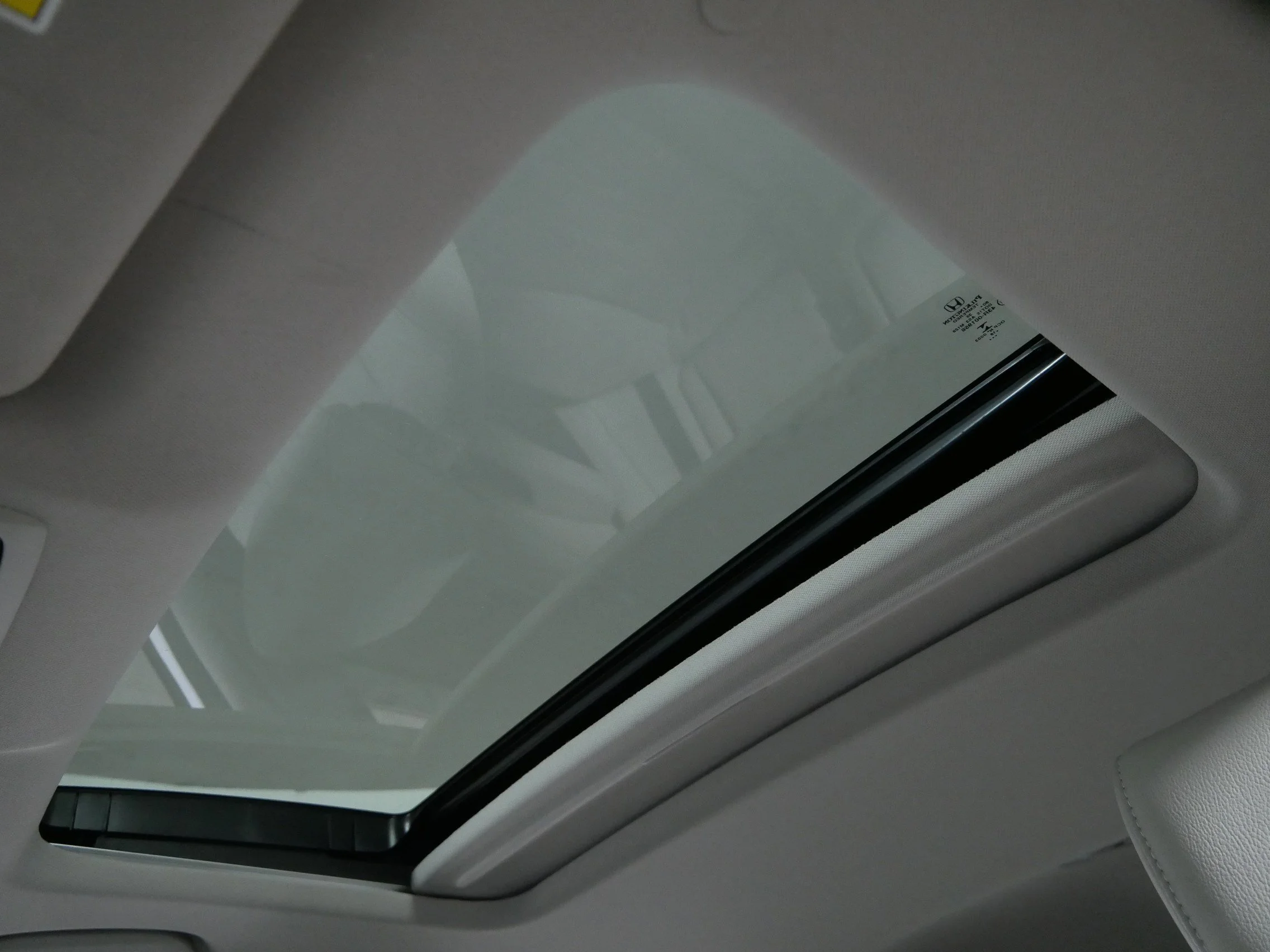 Used 2018 White Orchid Pearl Honda Touring image 31