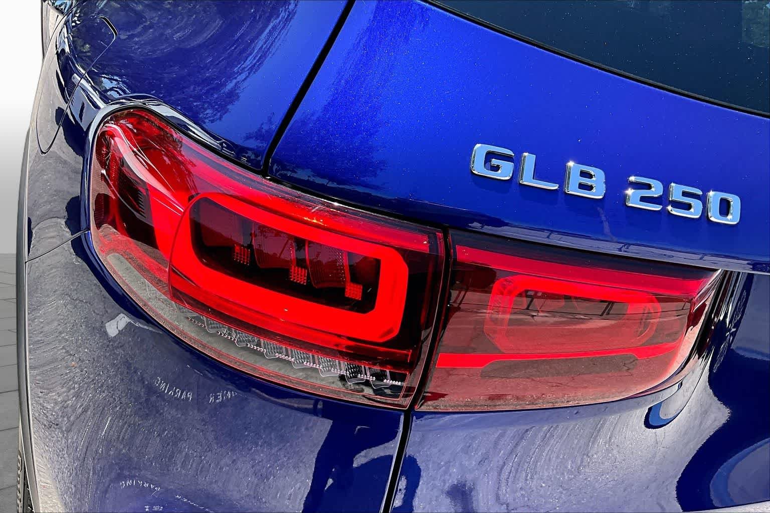 Used 2021 Galaxy Blue Metallic Mercedes-Benz GLB 250 image 29