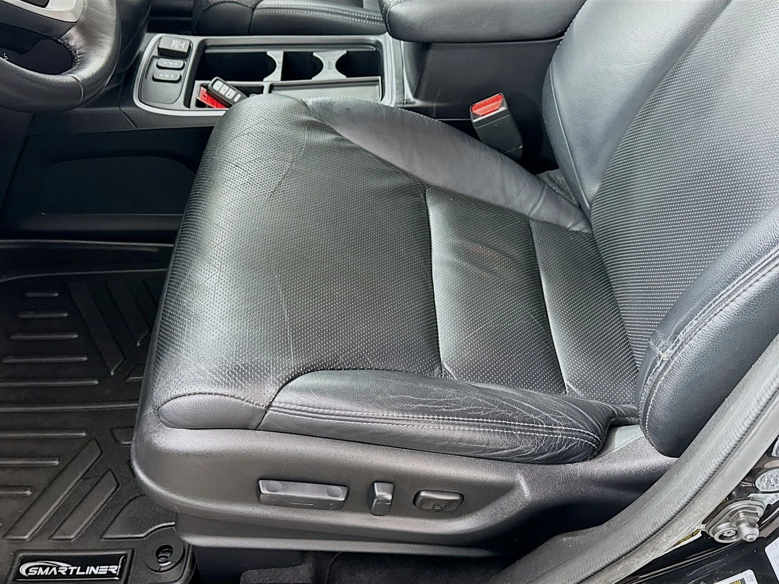 Used 2016 Black Honda Touring image 12