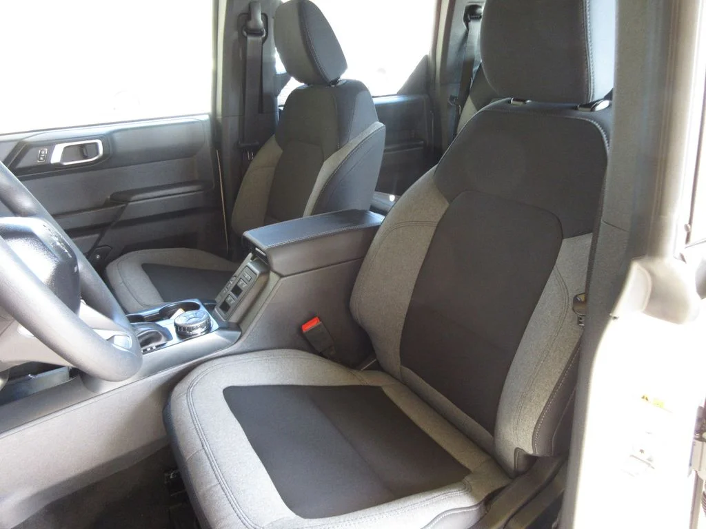 2025 Ford Bronco 4-Door Base - Photo 11