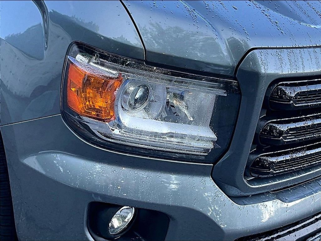 Used 2020 Gray GMC SLE1 image 31