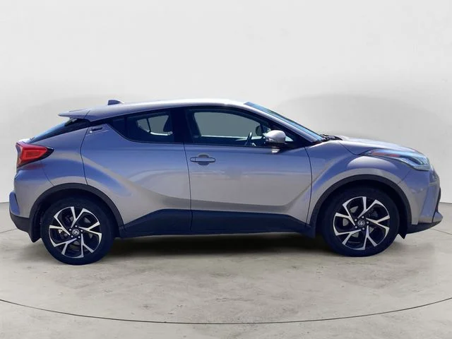 Used 2020 Silver Toyota XLE image 6