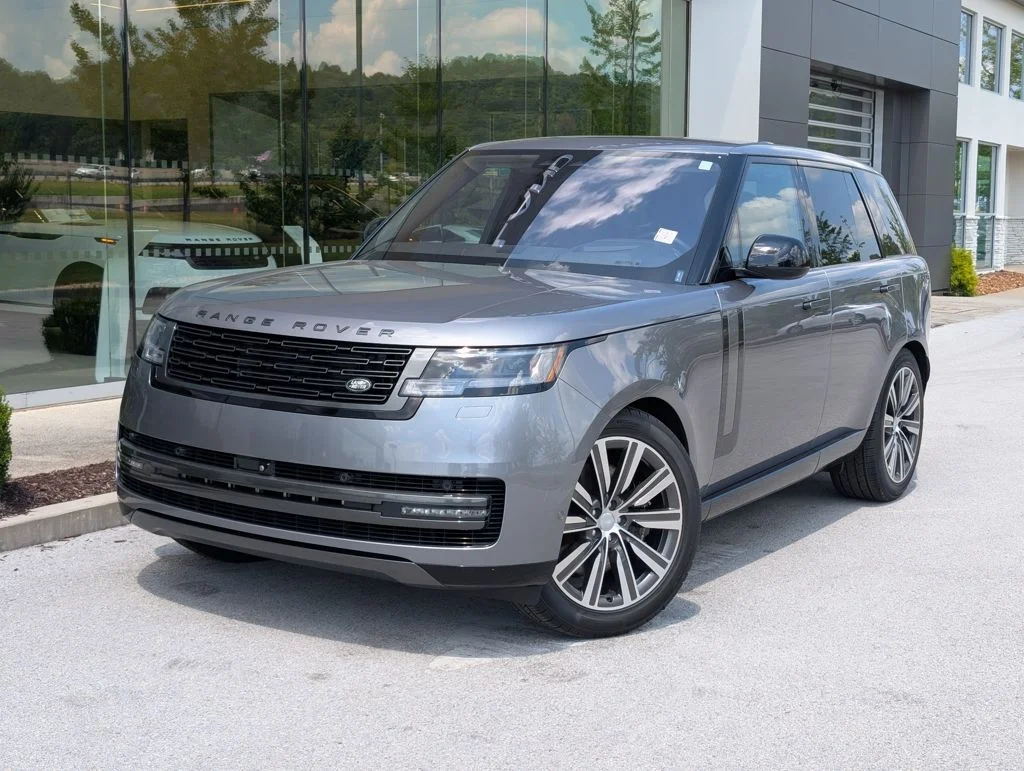 New 2023 Eiger Grey Land Rover SE image 1