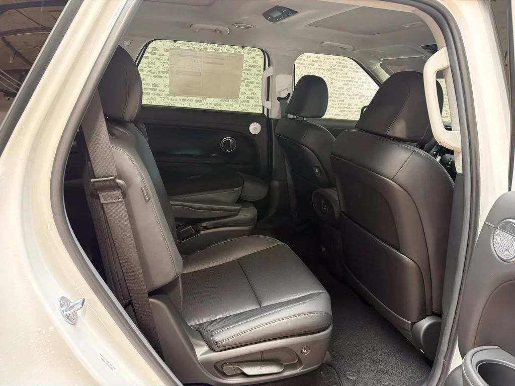 New 2027 Creamy White Pearl Hyundai Limited image 11
