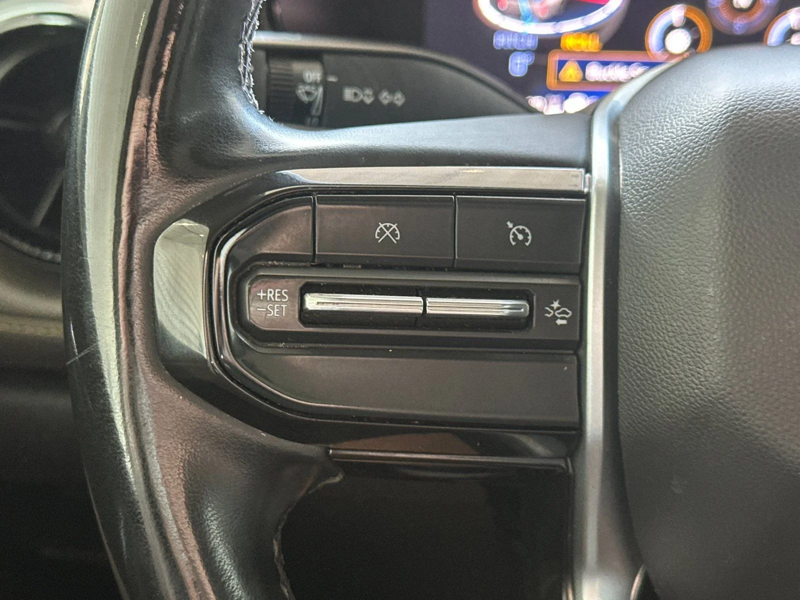 Used 2024 Gray Chevrolet ZR2 image 25
