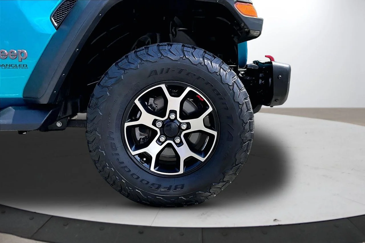 Certified Used 2020 Teal Jeep Rubicon image 32