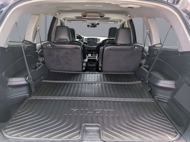 Used 2019 Modern Steel Metallic Honda Touring image 12