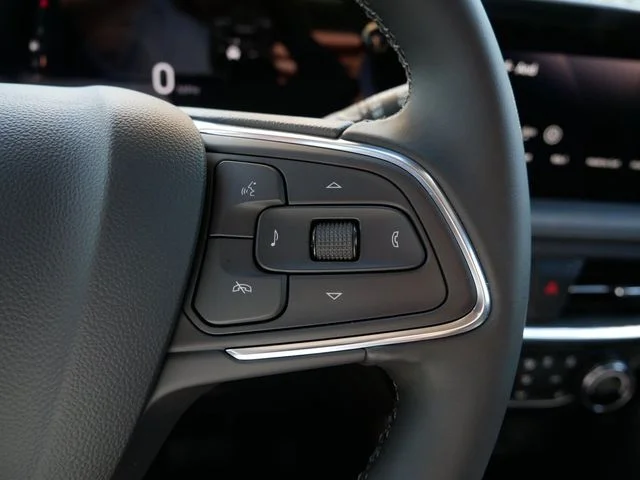Used 2025 White Buick Sport Touring image 19
