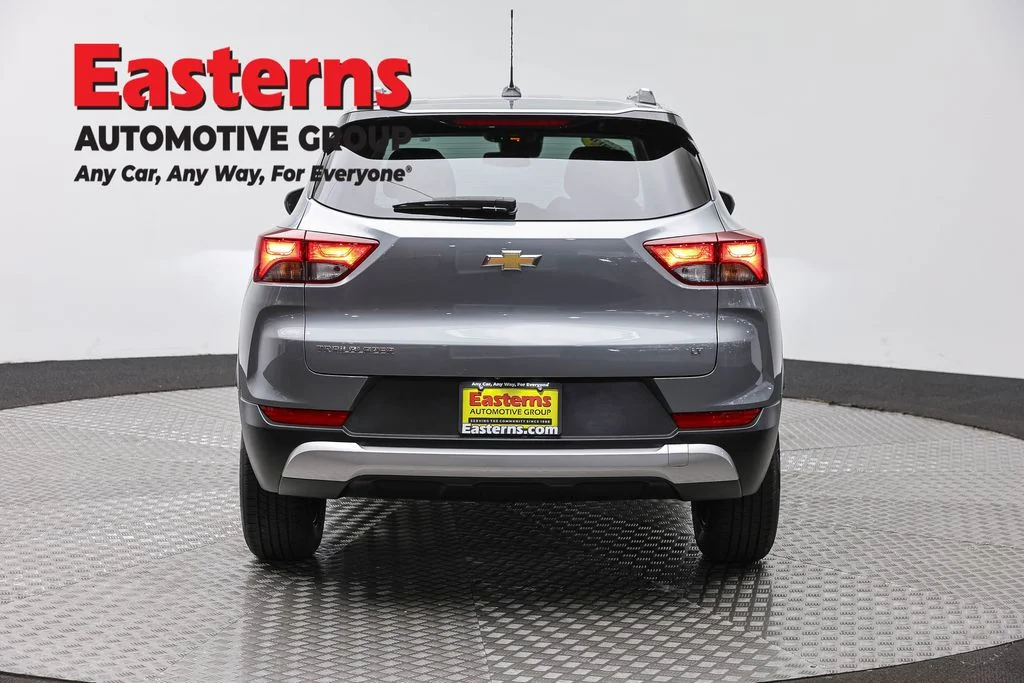Used 2024 Gray Chevrolet LT image 6