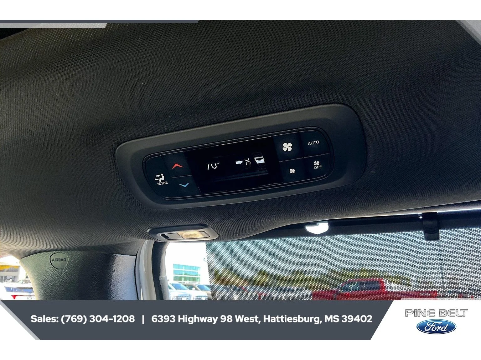 Used 2025 Bright White Clearcoat Chrysler Limited image 25
