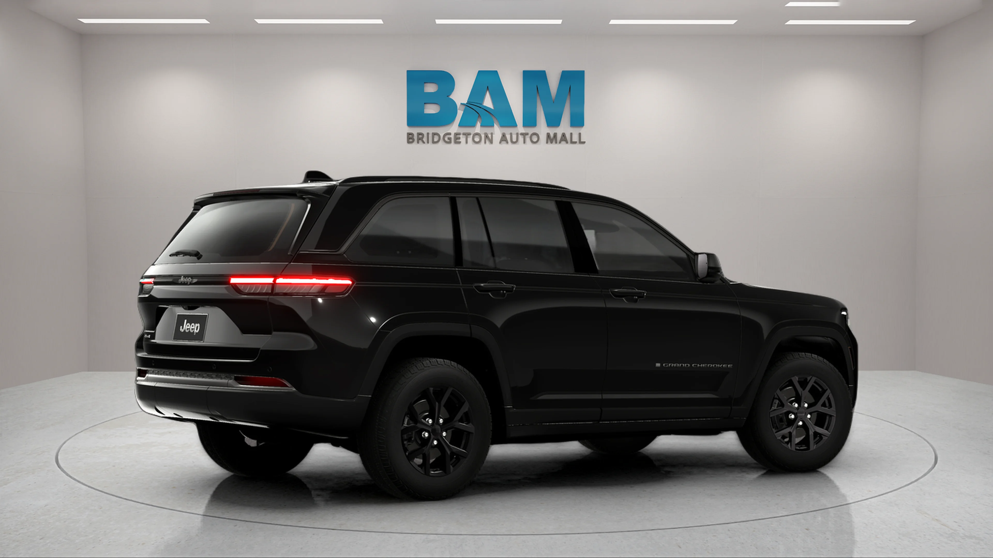 New 2026 Diamond Black Crystal Pearl-Coat Exterior Paint Jeep Laredo Altitude image 5