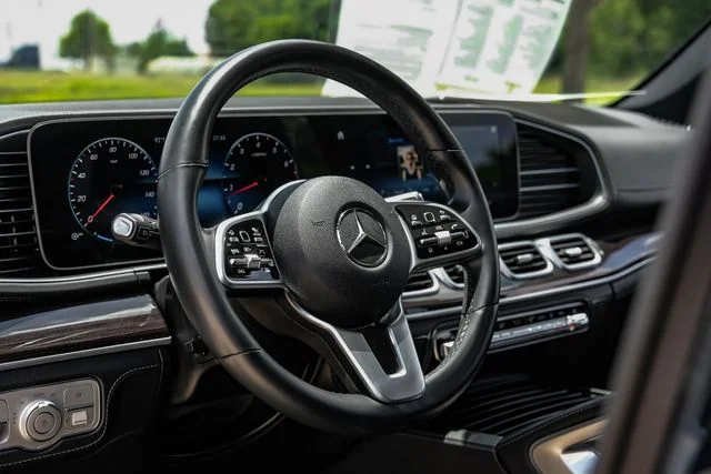 Used 2022 Black Mercedes-Benz GLE 350 image 19
