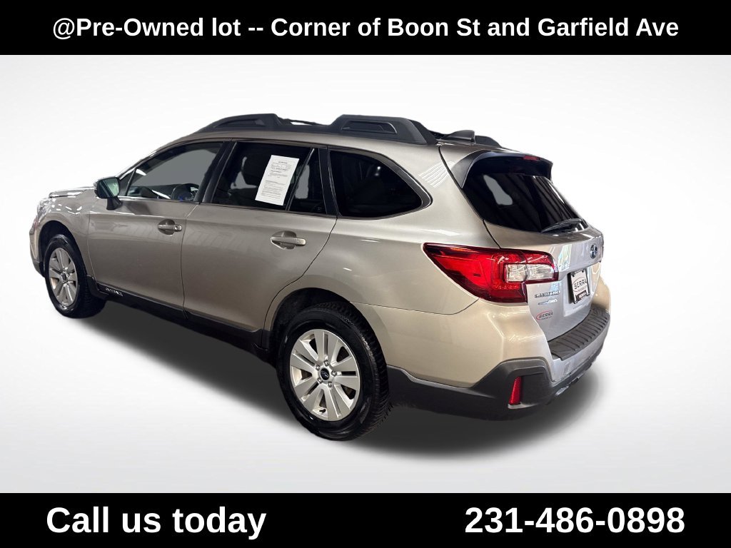 Used 2018 Gray Subaru 2.5i Premium image 3
