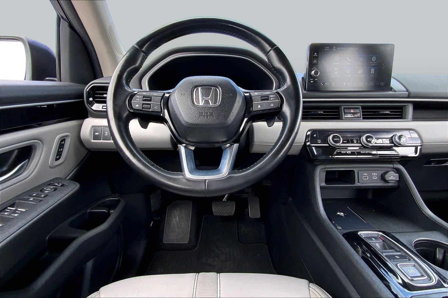 Used 2024 Obsidian Blue Pearl Honda EX-L 8 Passenger image 6