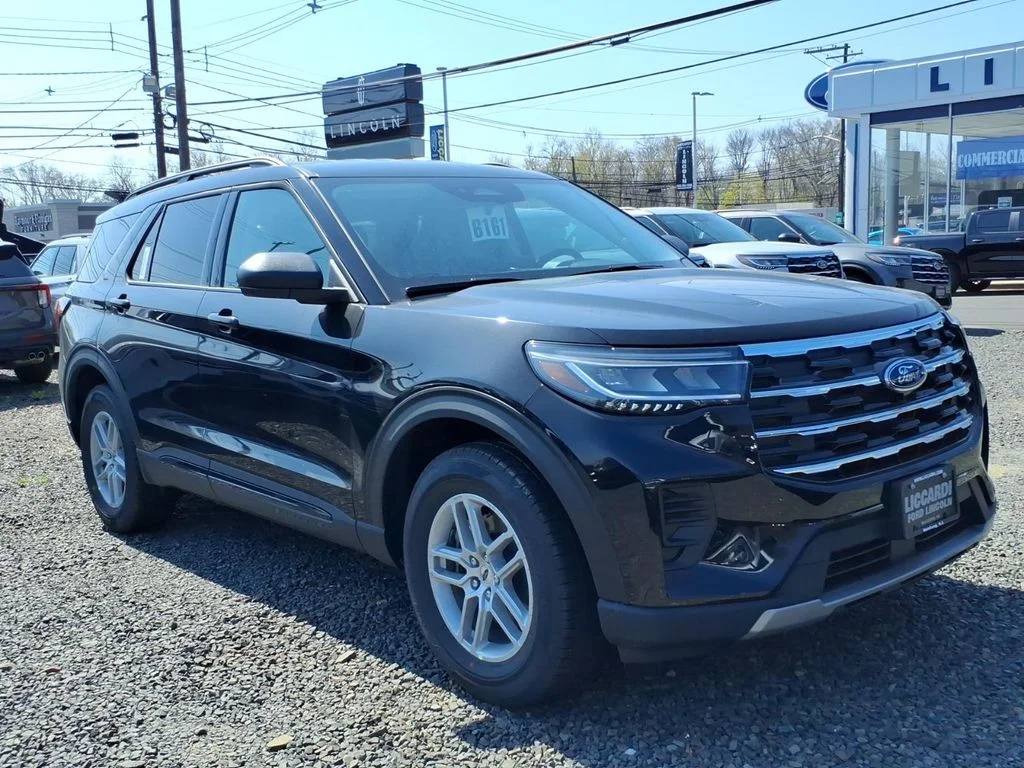 2026 Ford Explorer Active 4WD's photo