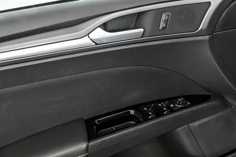 Used 2013 Sterling Gray Metallic Ford SE image 13