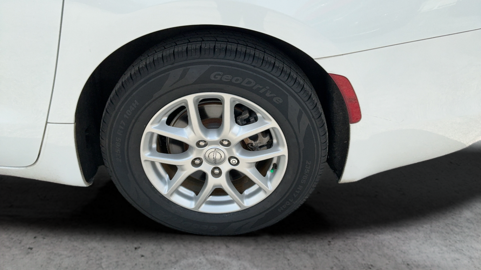 Used 2019 White Chrysler LX image 17