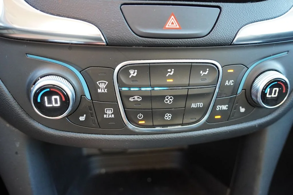 Used 2018 Summit White Chevrolet LT image 6