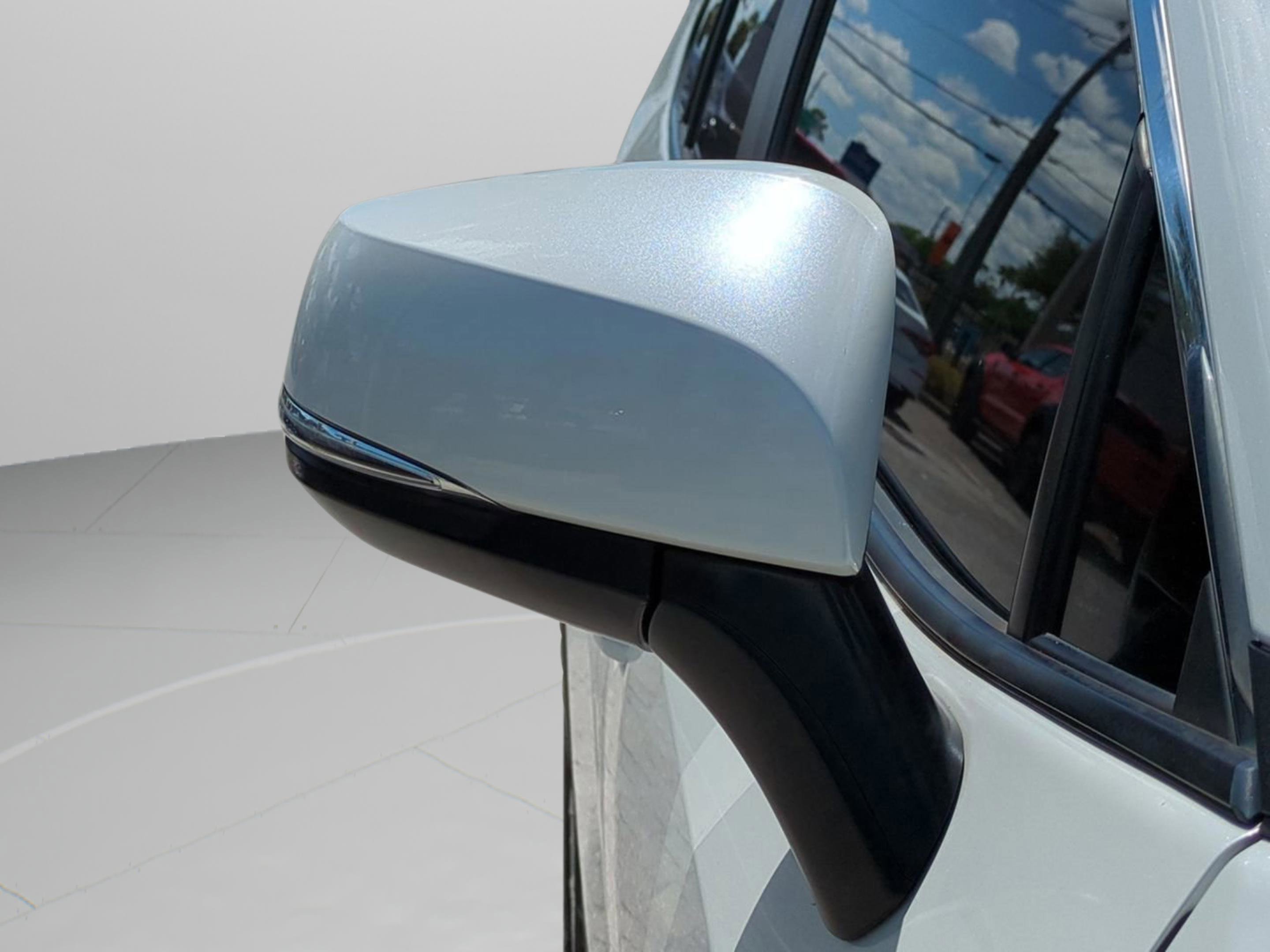 Used 2022 Blizzard Pearl Toyota XLE Premium image 14