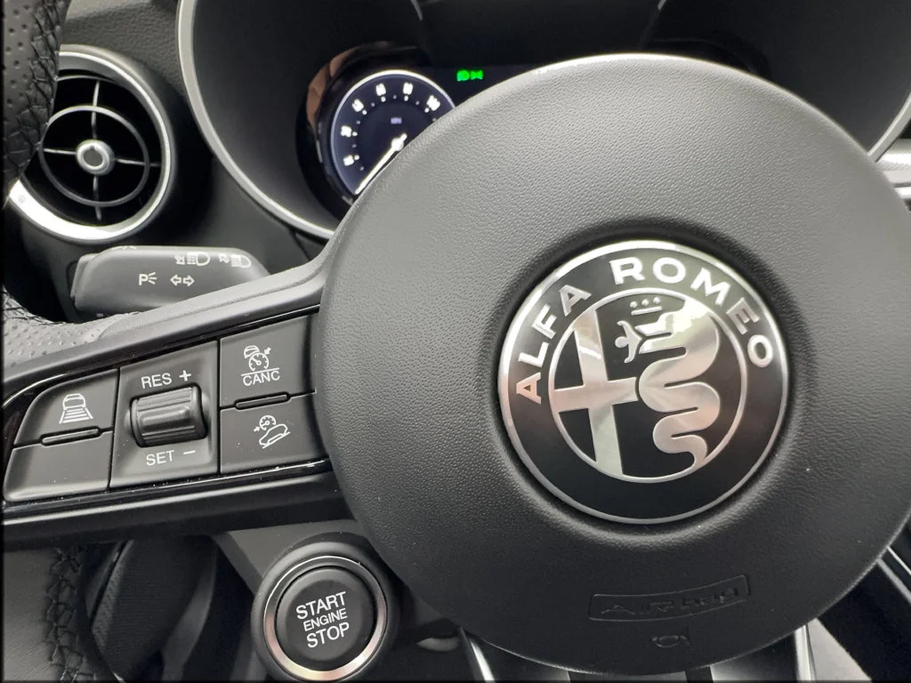 New 2026 Red Alfa Romeo Base image 47