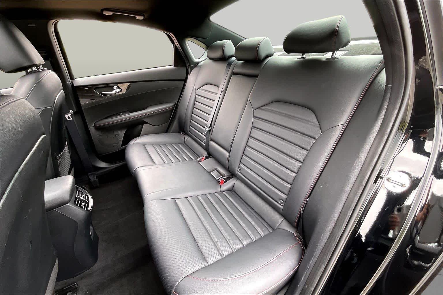 Used 2024 Aurora Black Kia GT image 20